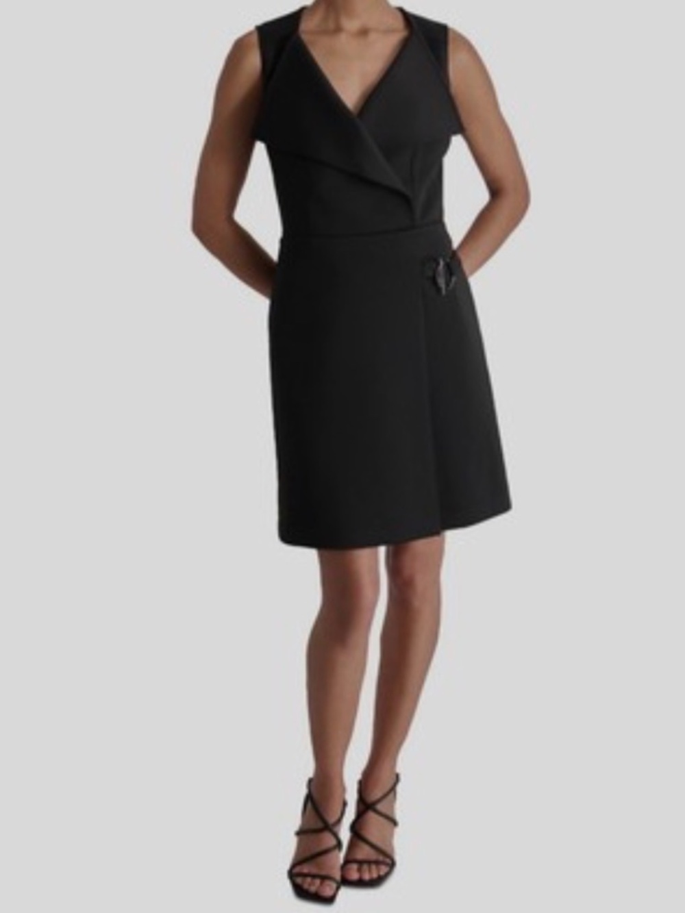 DKNY Women’s Flyaway-Collar Hardware-Trim dress in Black